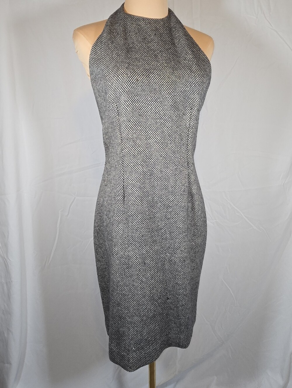 .Sleeveless Gray Textured Halter Sheath Dress